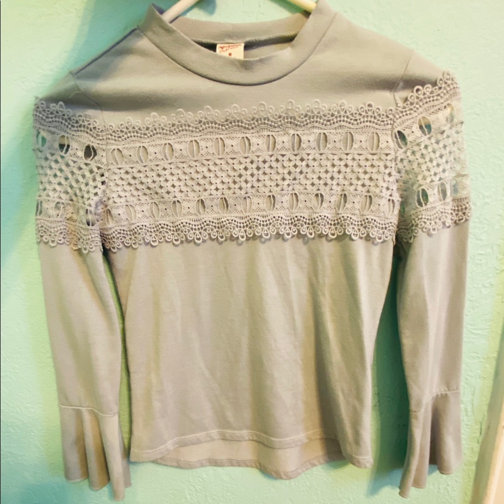 Gray flounce shirt